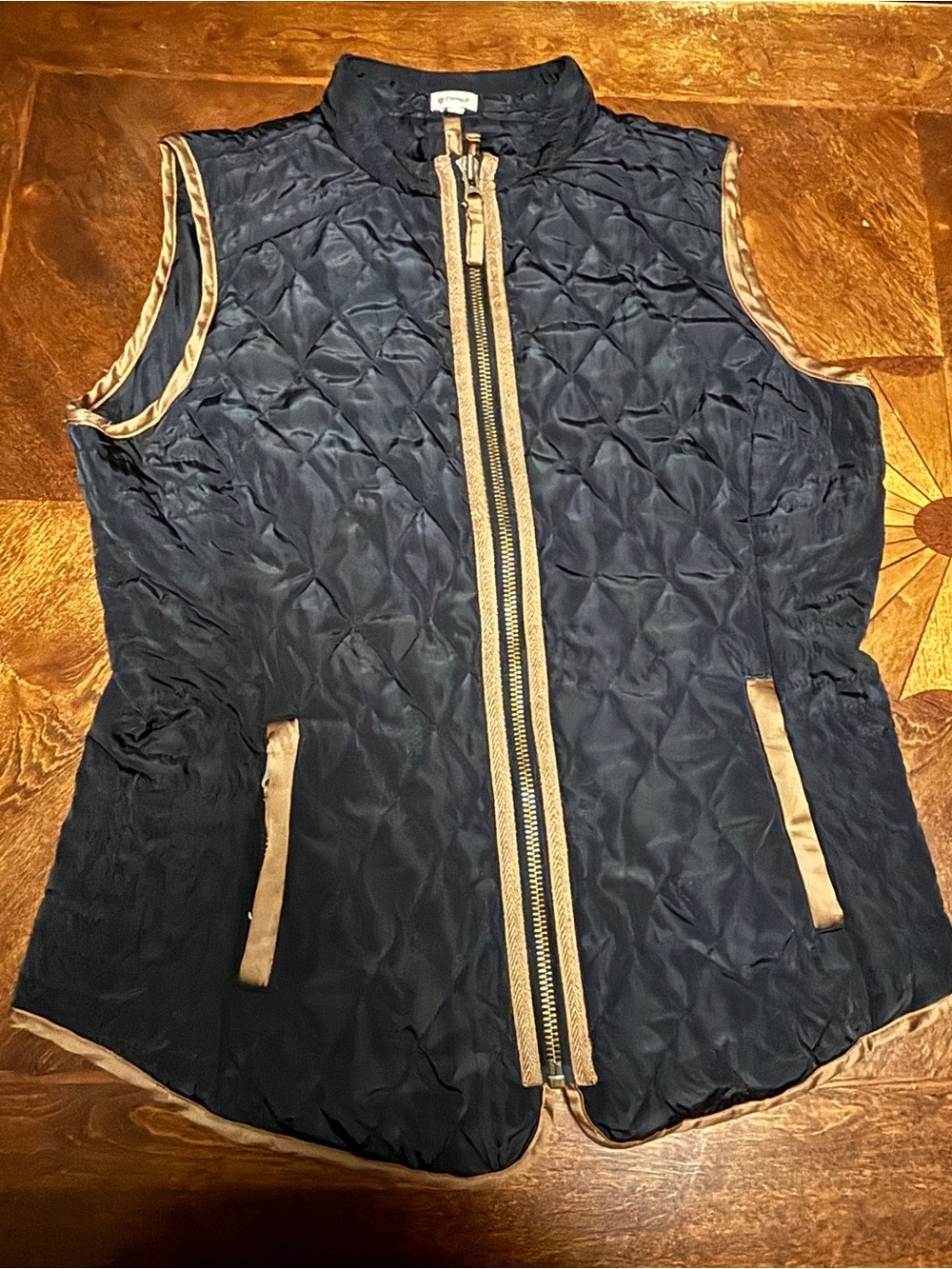 Quilted Sleeveless Jacket with Contrast Trim